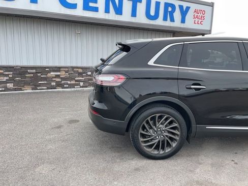 Used 2019 Lincoln Nautilus Reserve image 12