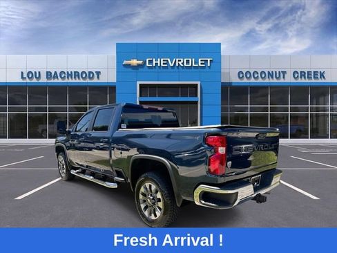 Used 2022 Chevrolet Silverado 2500 LT w/ Convenience Package AWD/4WD image 6