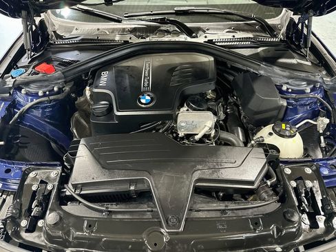Used 2018 BMW 320i xDrive Sedan w/ Convenience Package AWD/4WD image 29