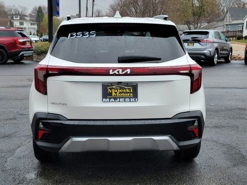 Used 2024 Kia Seltos EX image 6