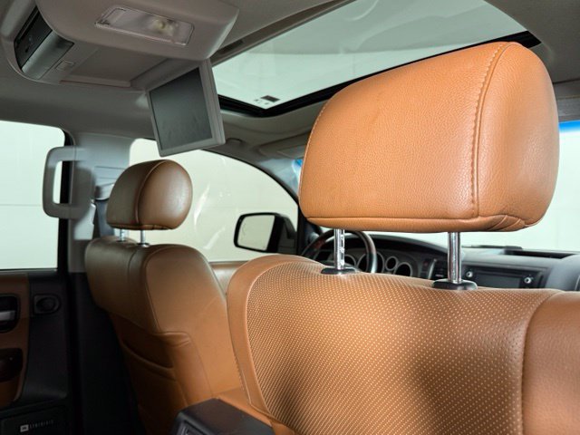 Used 2016 Toyota Sequoia Platinum AWD/4WD image 28