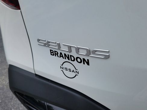 Used 2025 Kia Seltos S FWD image 9