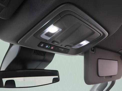 Used 2024 Chevrolet Silverado 1500 Custom image 16