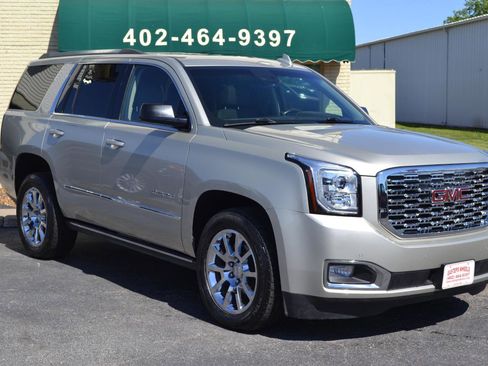 Used 2017 GMC Yukon Denali w/ Open Road Package AWD/4WD image 14