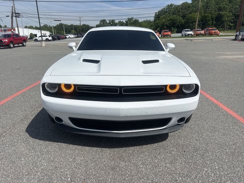 Used 2023 Dodge Challenger SXT RWD image 12