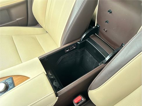 Used 2019 Lexus RX 450h AWD w/ Navigation Package image 38
