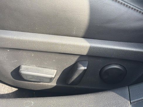 Used 2022 MAZDA MAZDA3 s FWD image 19