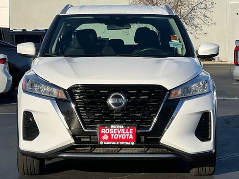 Used 2021 Nissan Kicks SV image 10