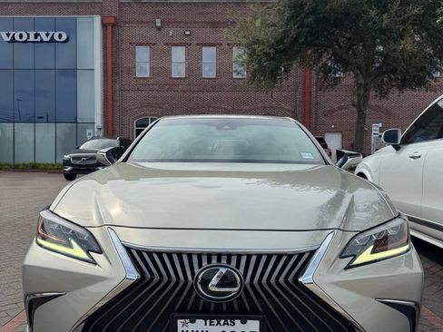 Used 2020 Lexus ES 350 w/ Accessory Package 2 FWD image 3