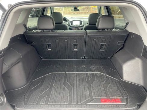 Used 2024 GMC Terrain SLT w/ Infotainment Package II image 44