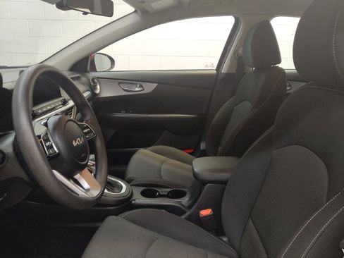 Used 2023 Kia Forte LXS w/ LXS Technology Package FWD image 17
