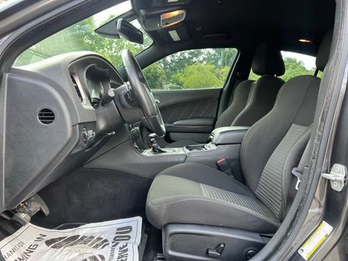 Used 2022 Dodge Charger R/T w/ Driver Convenience Group RWD image 12