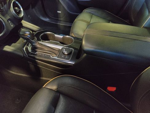 Used 2019 Chevrolet Blazer Premier w/ Driver Confidence II Package FWD image 26