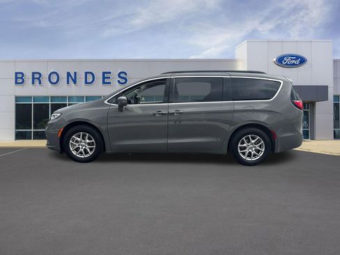 Used 2022 Chrysler Pacifica Touring-L image 1