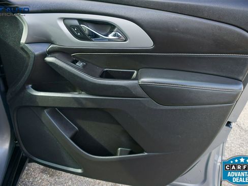 Used 2018 Chevrolet Traverse LT w/ LPO, Floor Liner Package AWD/4WD image 27