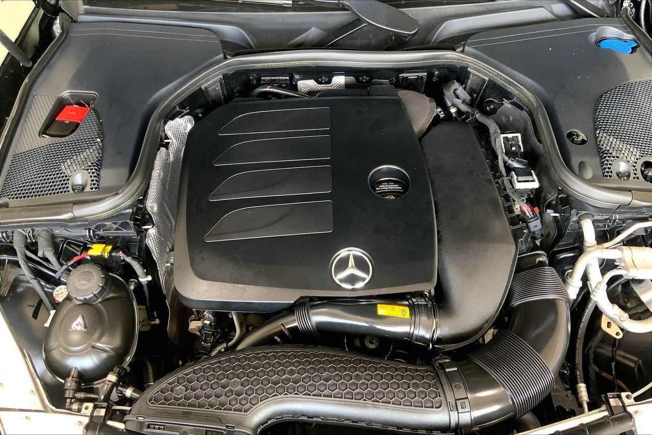 Used 2023 Mercedes-Benz E 350 4MATIC Sedan image 7