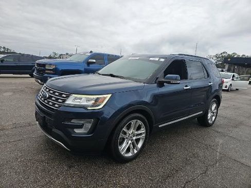 Used 2017 Ford Explorer Limited image 3