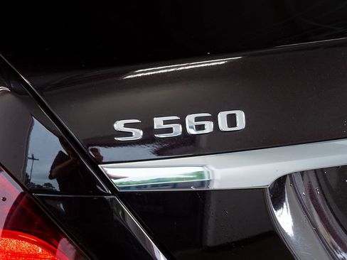 Used 2019 Mercedes-Benz S 560 4MATIC Sedan image 18