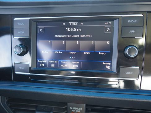 Used 2024 Volkswagen Jetta SE image 32