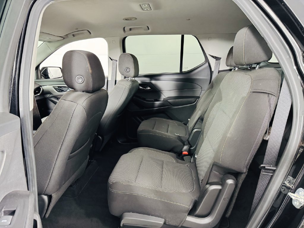 Used 2020 Chevrolet Traverse LT FWD image 16
