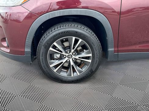 Used 2019 Toyota Highlander LE FWD image 19