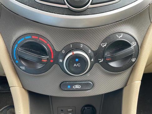 Used 2014 Hyundai Accent GLS image 35