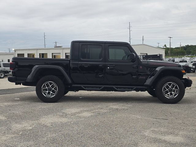 Used 2024 Jeep Gladiator Rubicon AWD/4WD image 6