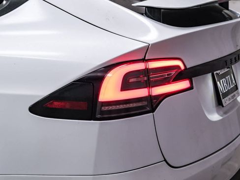 Used 2023 Tesla Model X image 7