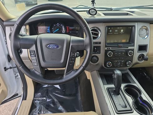 Used 2016 Ford Expedition EL XLT w/ Equipment Group 202A image 18