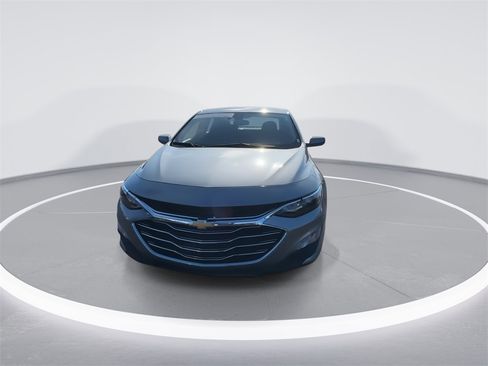 Used 2023 Chevrolet Malibu LT image 3