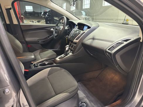 Used 2014 Ford Focus SE image 32