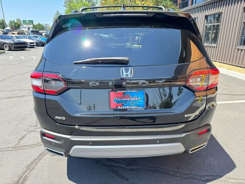 Used 2023 Honda Pilot Touring image 4