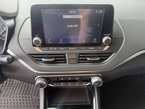 Used 2021 Nissan Altima 2.5 SV FWD image 16