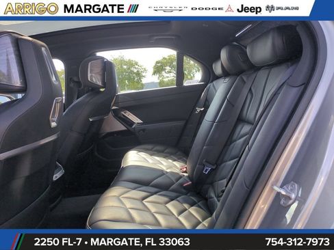 Used 2024 BMW 740i RWD image 14