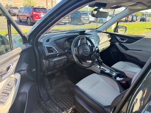 Used 2024 Subaru Forester Premium AWD/4WD image 11