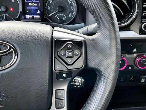 Certified 2021 Toyota Tacoma TRD Off-Road image 24