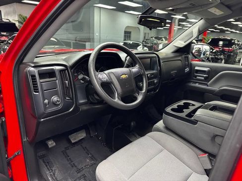 Used 2018 Chevrolet Silverado 1500 Custom w/ Custom Value Package AWD/4WD image 34