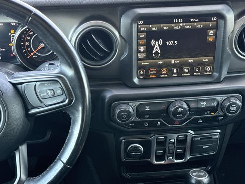 Used 2021 Jeep Wrangler Unlimited Sport AWD/4WD image 28