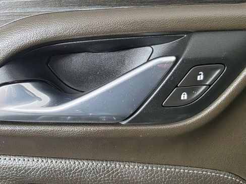 Used 2021 GMC Yukon Denali w/ Denali Ultimate Package image 12