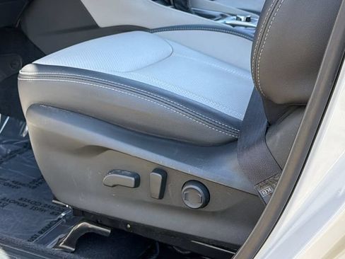 Certified 2023 Subaru Forester Limited AWD/4WD image 17