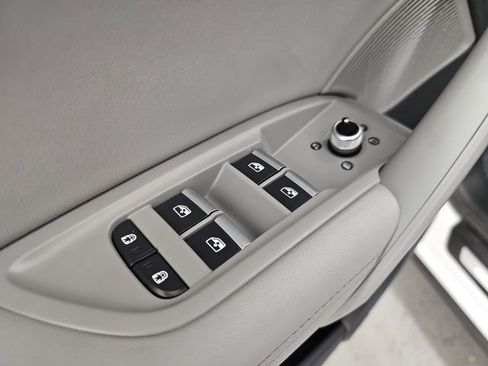 Used 2022 Audi Q5 e Prestige image 12