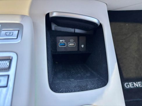 Used 2023 Genesis GV70 2.5T w/ Advanced Package AWD/4WD image 25