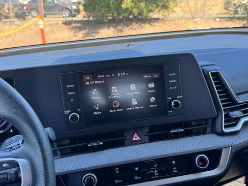 Used 2025 Kia Sportage LX image 20