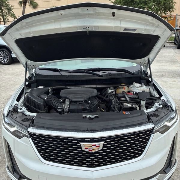 Used 2022 Cadillac XT6 Premium Luxury FWD image 9