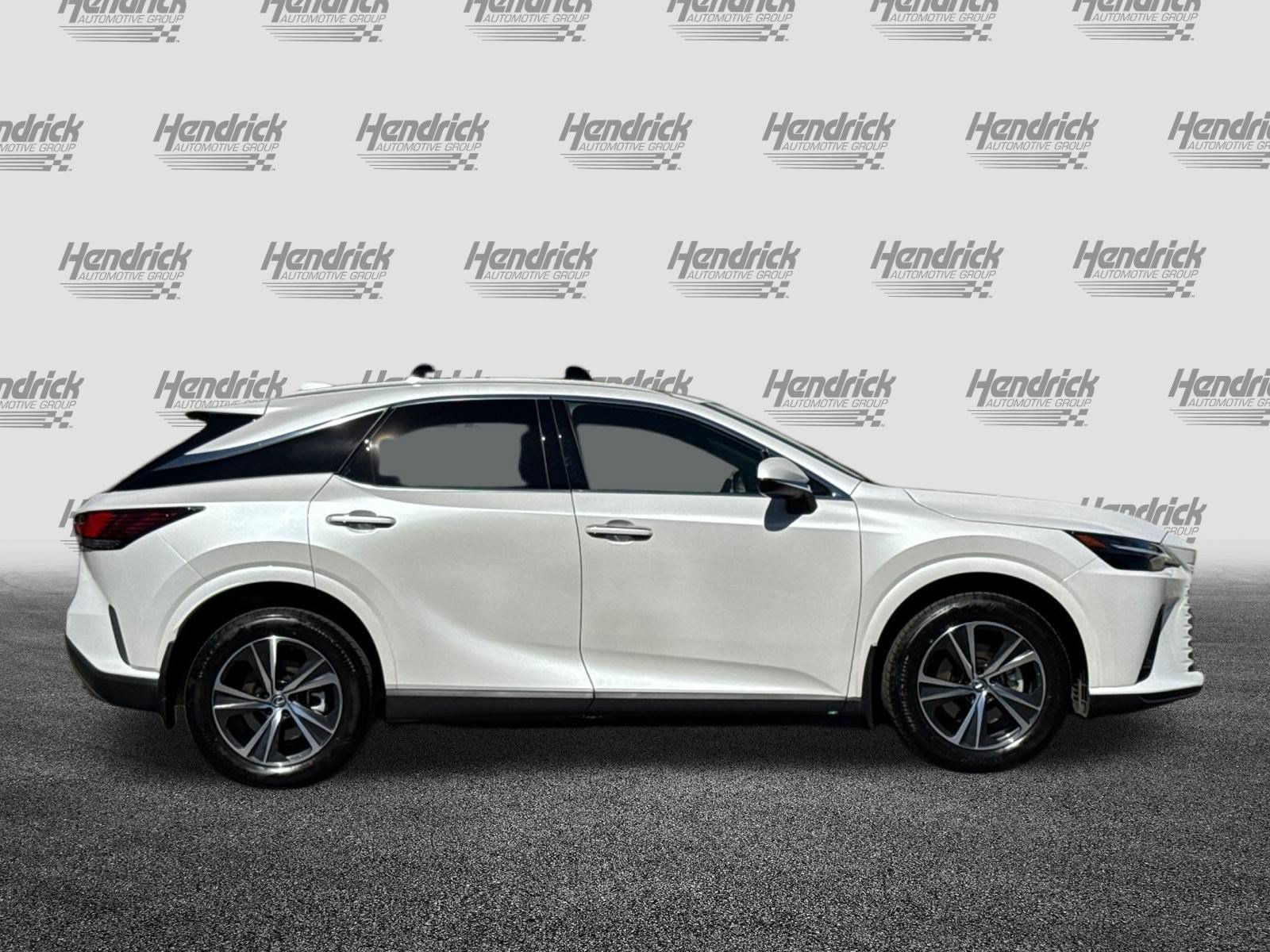 Certified 2024 Lexus RX 350h w/ Kick Sensor & Tow Package AWD/4WD image 3