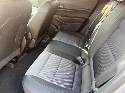 Used 2025 Chevrolet Trax LT w/ LT Convenience Package FWD image 11