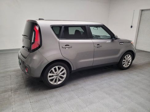 Used 2018 Kia Soul + FWD image 10