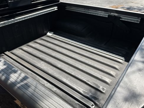 Used 2018 Nissan Frontier SV w/ Value Truck Package RWD image 7