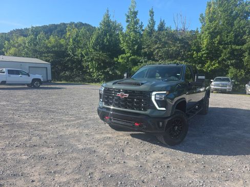 New 2026 Chevrolet Silverado 2500 ZR2 w/ LPO, Dark Essentials Package AWD/4WD image 3