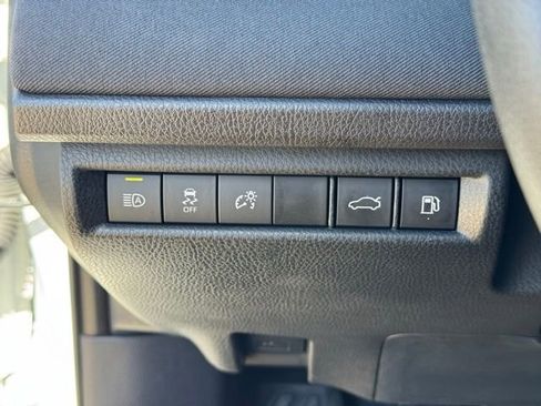 Used 2025 Toyota Camry LE image 22